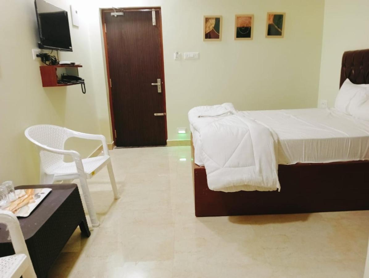 The Paradise Guest Inn Nellore Εξωτερικό φωτογραφία