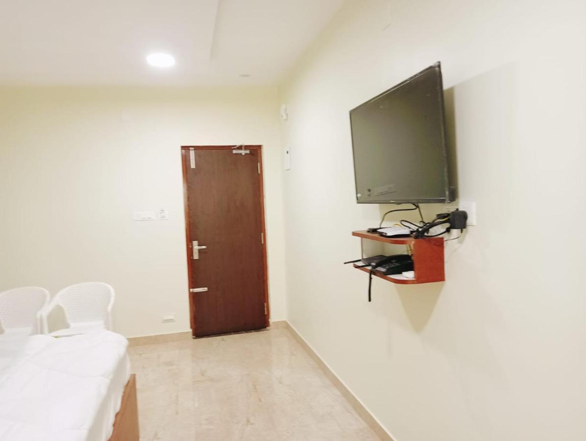 The Paradise Guest Inn Nellore Εξωτερικό φωτογραφία